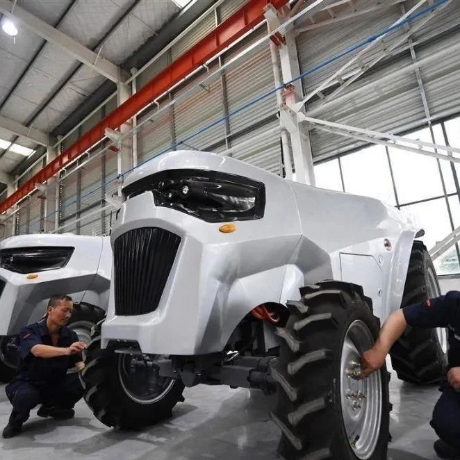 В Китае выпустили ИИ-трактор Honghu T70